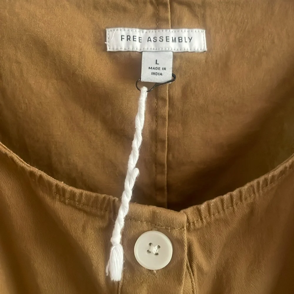 Free Assembly Flutter Sleeve Top Size Large - Picture 6 of 9